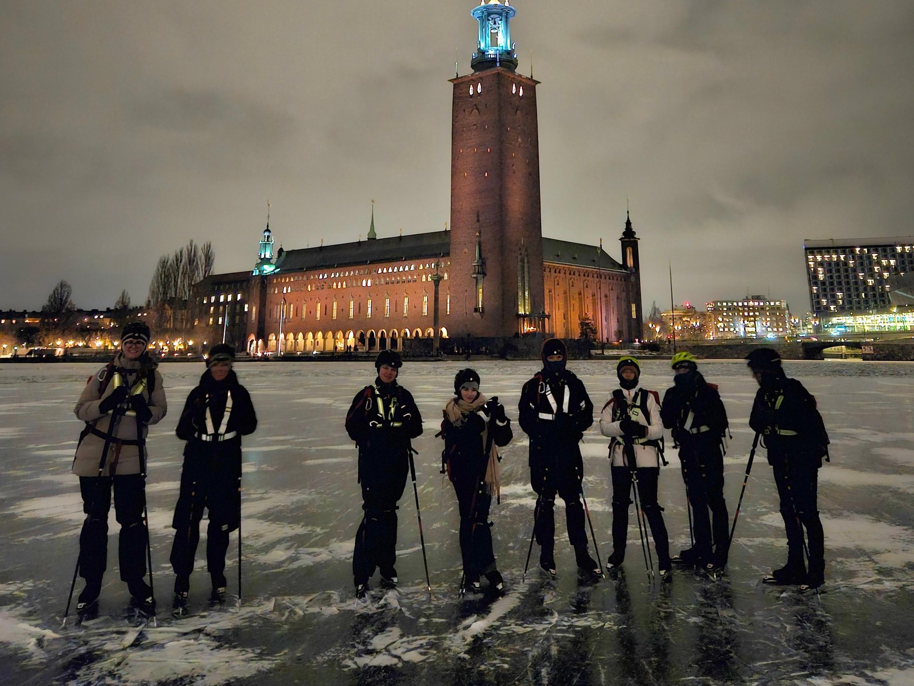 Stockholm: Schlittschuhlaufen im Mondlicht mit heißer SchokoladeDeutsch
