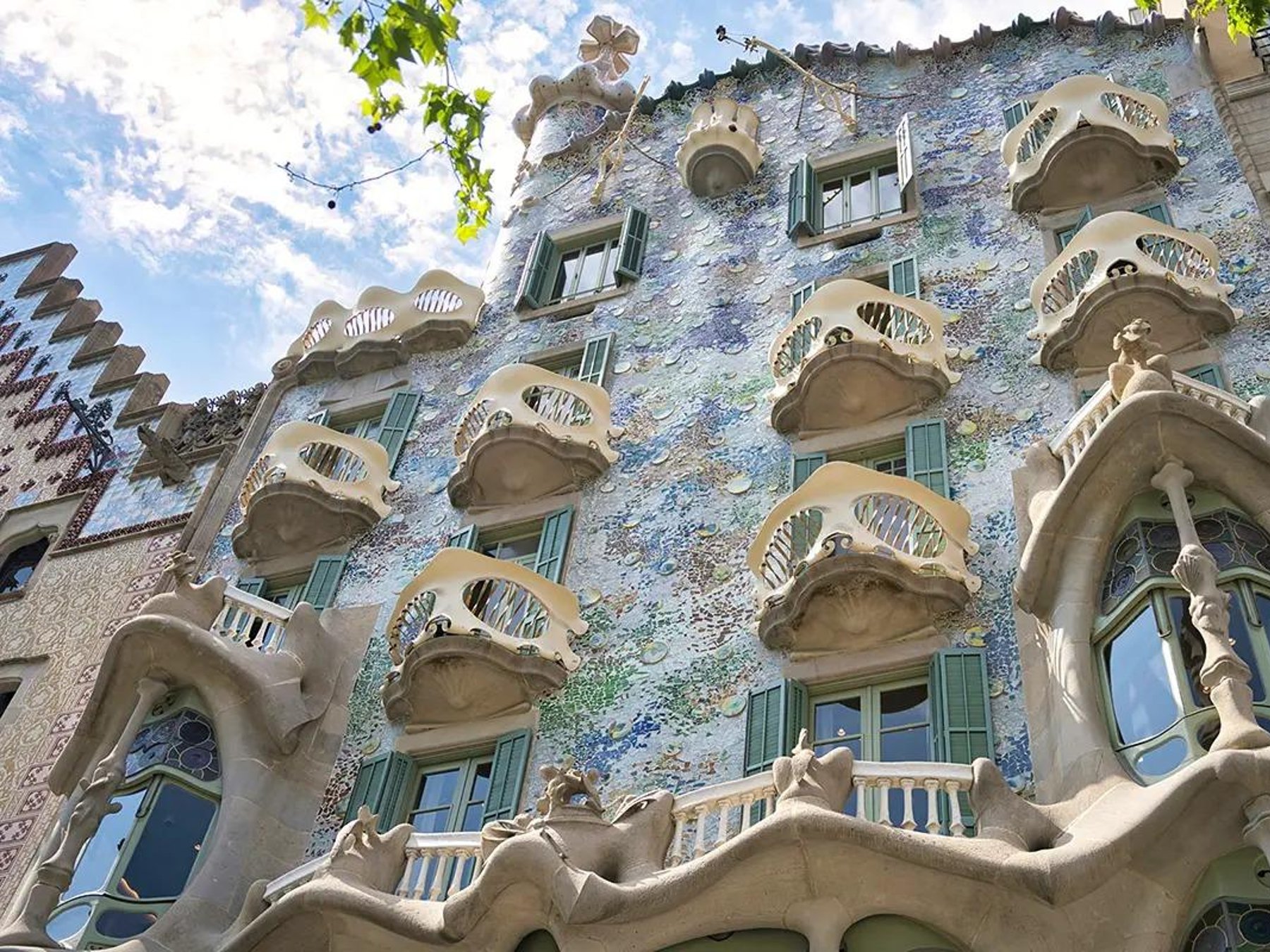Barcelona: Gaudí-Highlights-Tour + Sagrada Familia & Casa Batlló – ohne Wartezeit