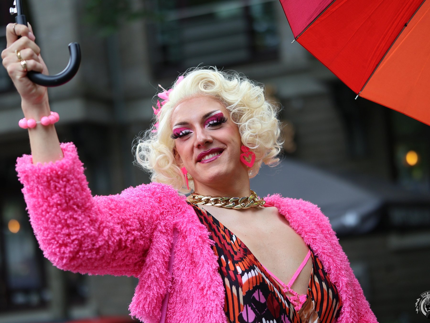 In Hamburg Hamburg St. Georg: Geführte Stadtführung mit Drag Queen Freya Mind
