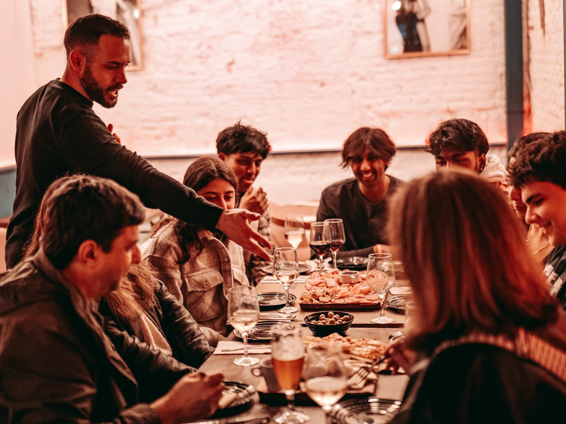 Tipsy Tapas & History Tour in the Gothic Quarter