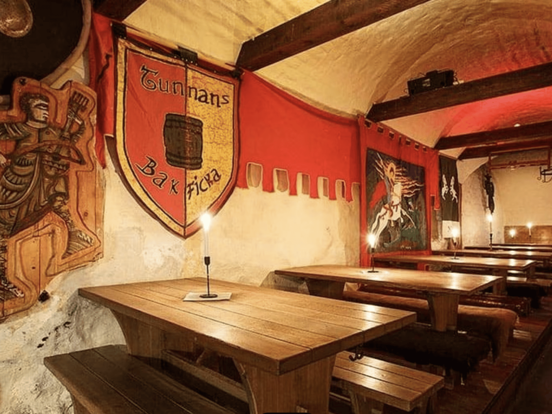 Mittelalterlicher Altstadt-Spaziergang & Wikinger-Festmahl