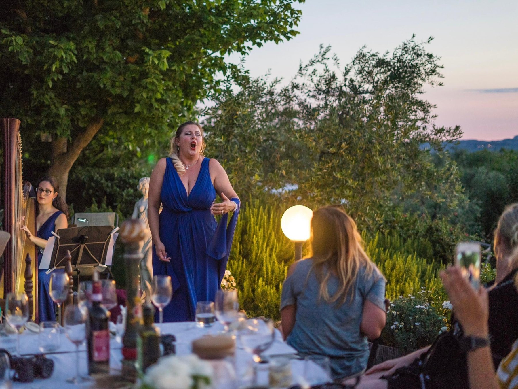 Kochen, Abendessen & Live-Oper auf dem Land