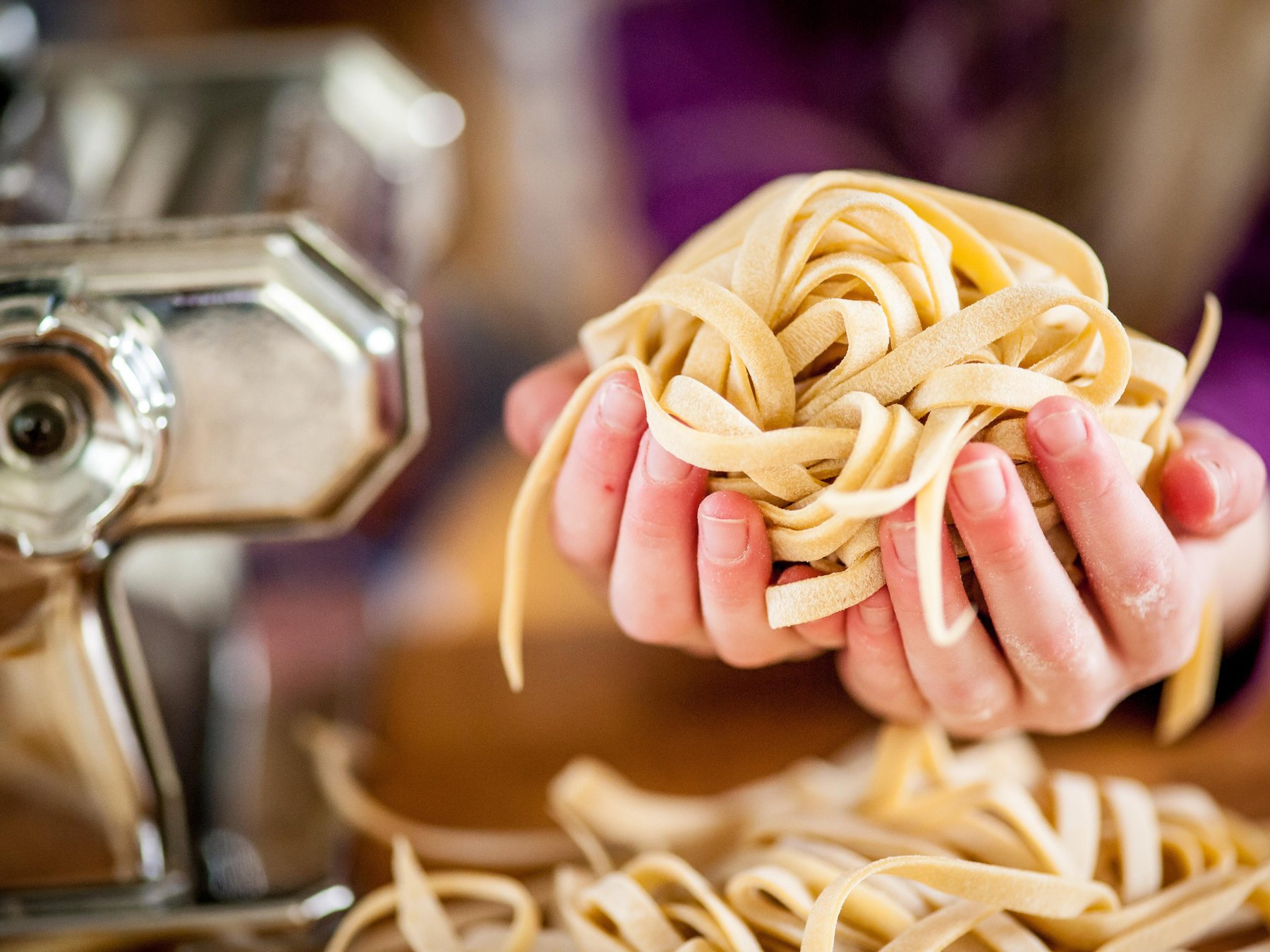 Florenz: Pasta-Kochkurs mit unbegrenzter Weinauswahl