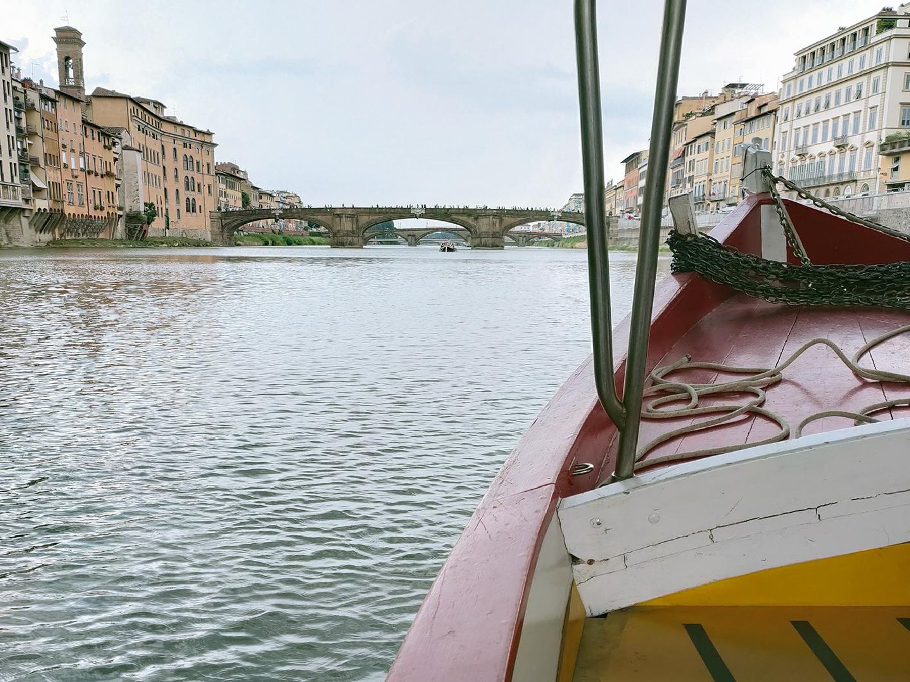 Private Arno Flussboot-Tour mit Wein