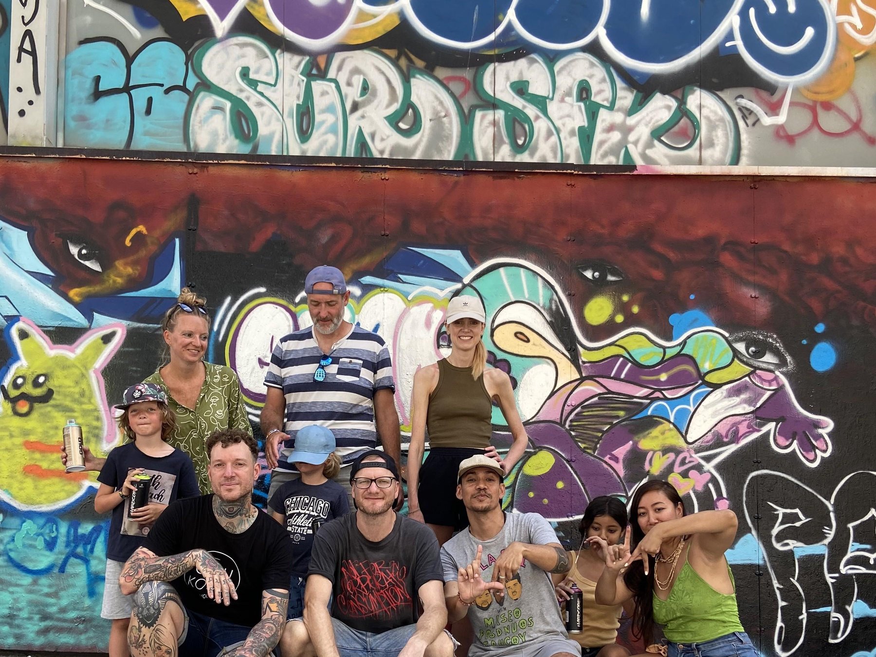 Taller de arte callejero con artista local