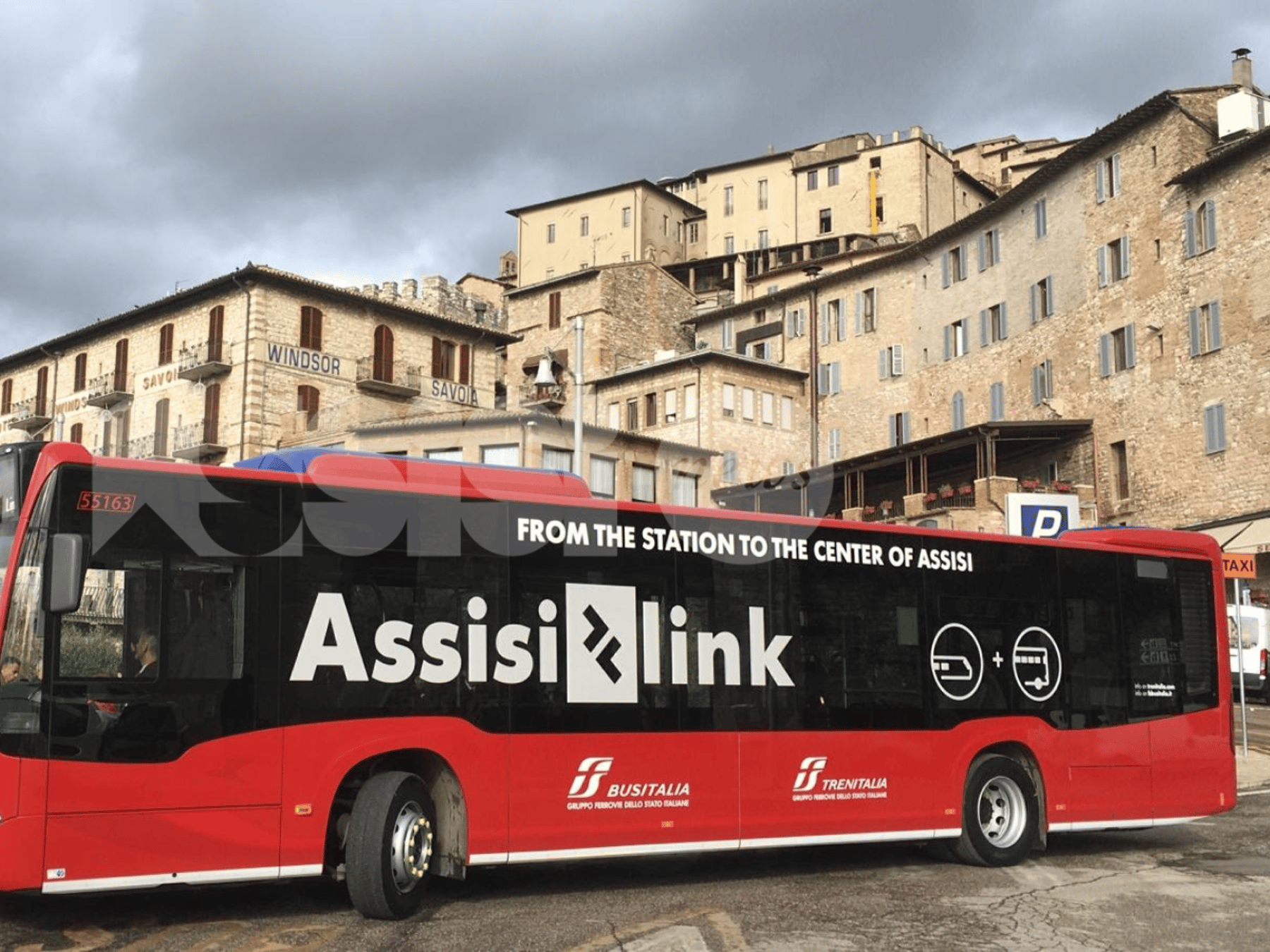 Florenz2-in-1 Zug & Bus von/nach Assisi Centro