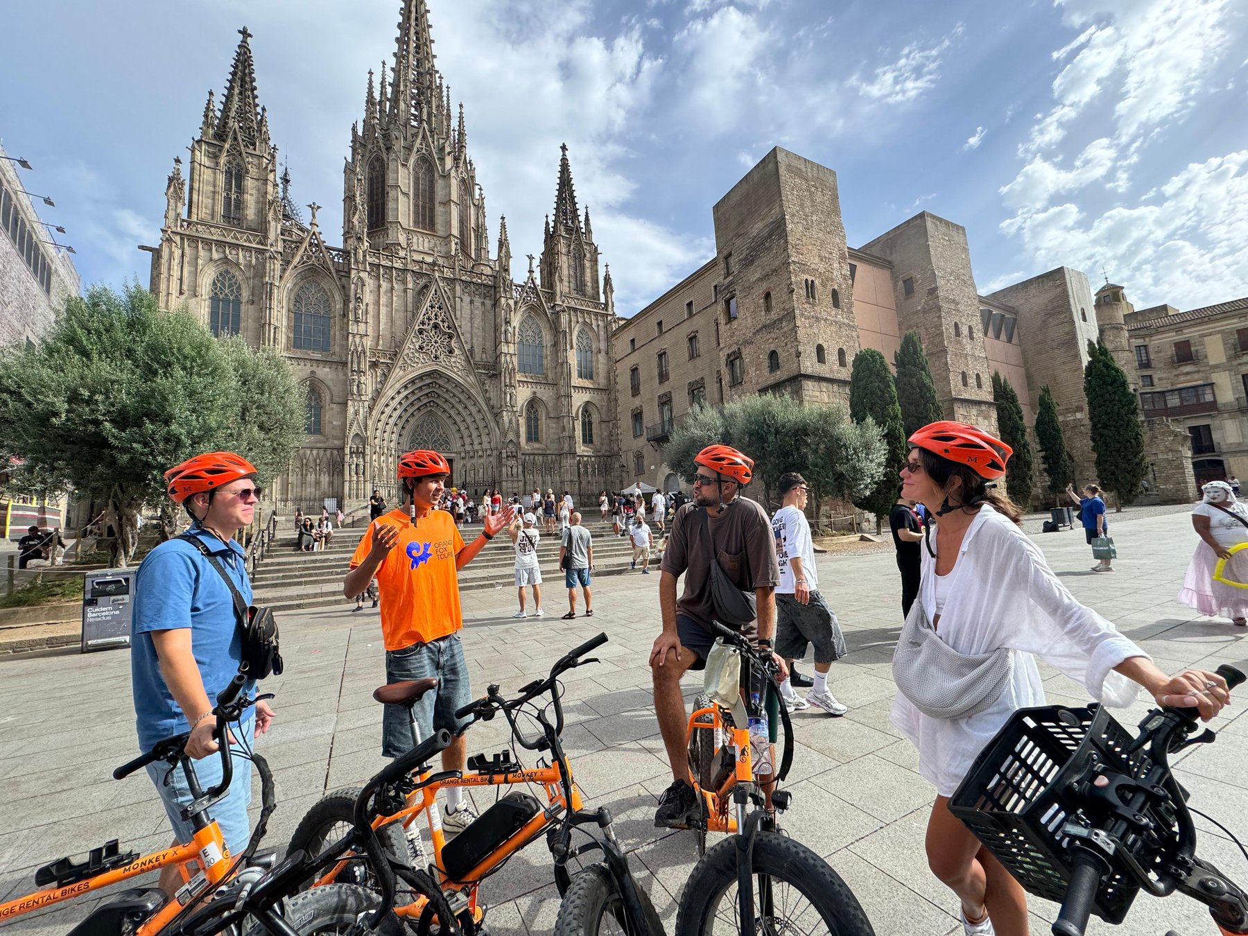 Barcelona: 2,5-stündige historische Tour mit dem Fahrrad oder E-BikeDeutsch