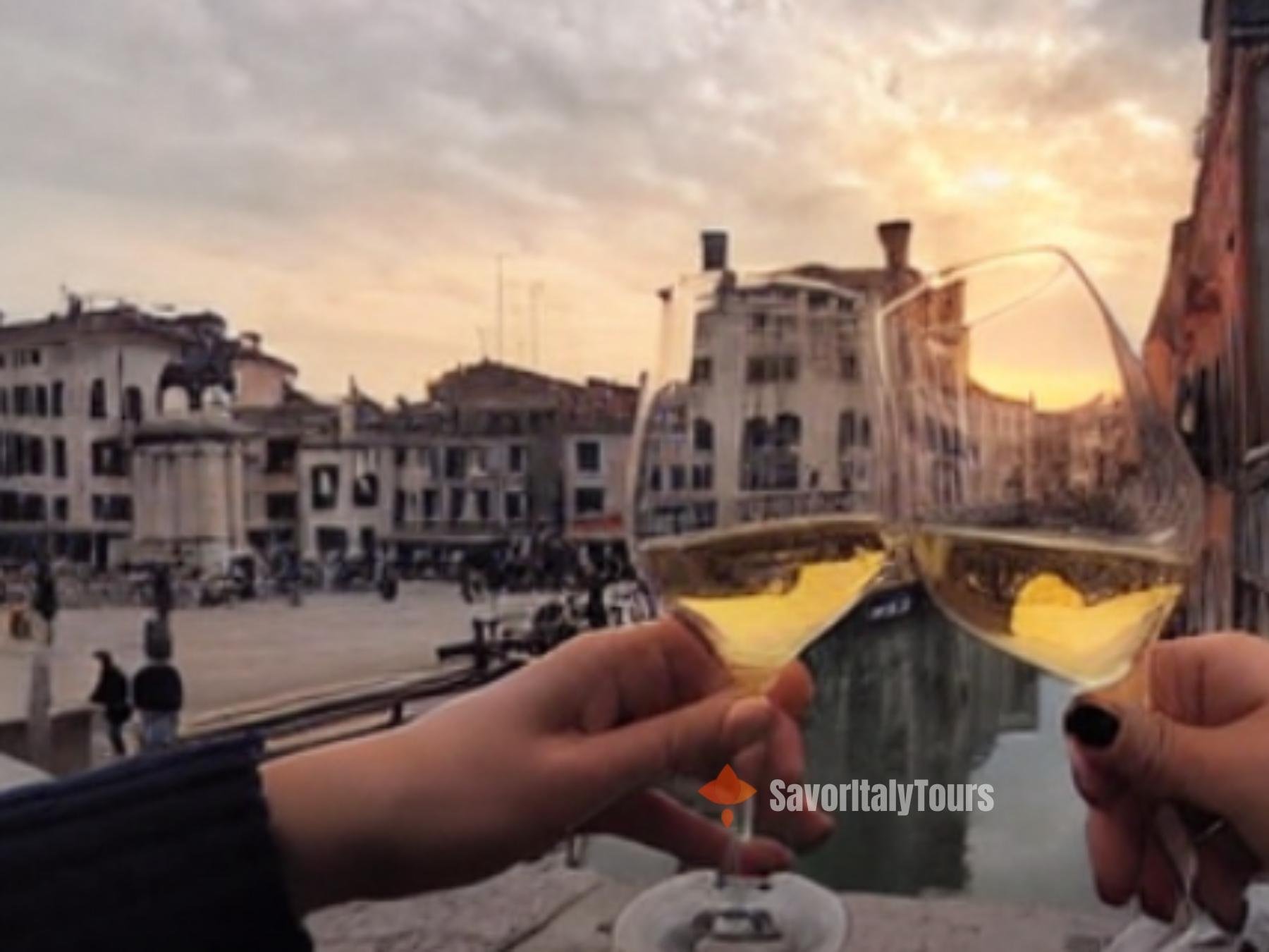 Sonnenuntergang Rundgang mit Essen und Weinproben