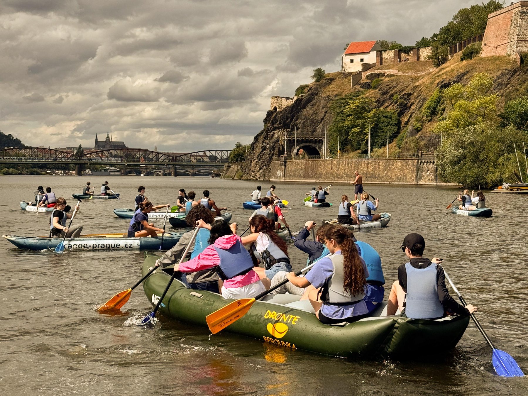 Prag: Geführte Urban-Rafting-Tour auf der Moldau