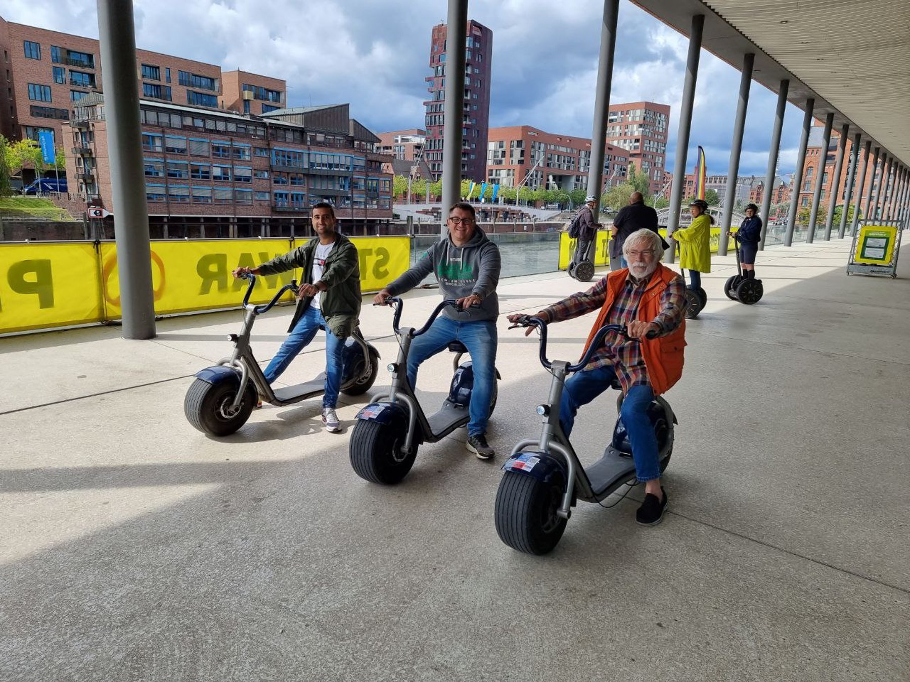 2-stündige E-Scooter-Führung durch Hamburg