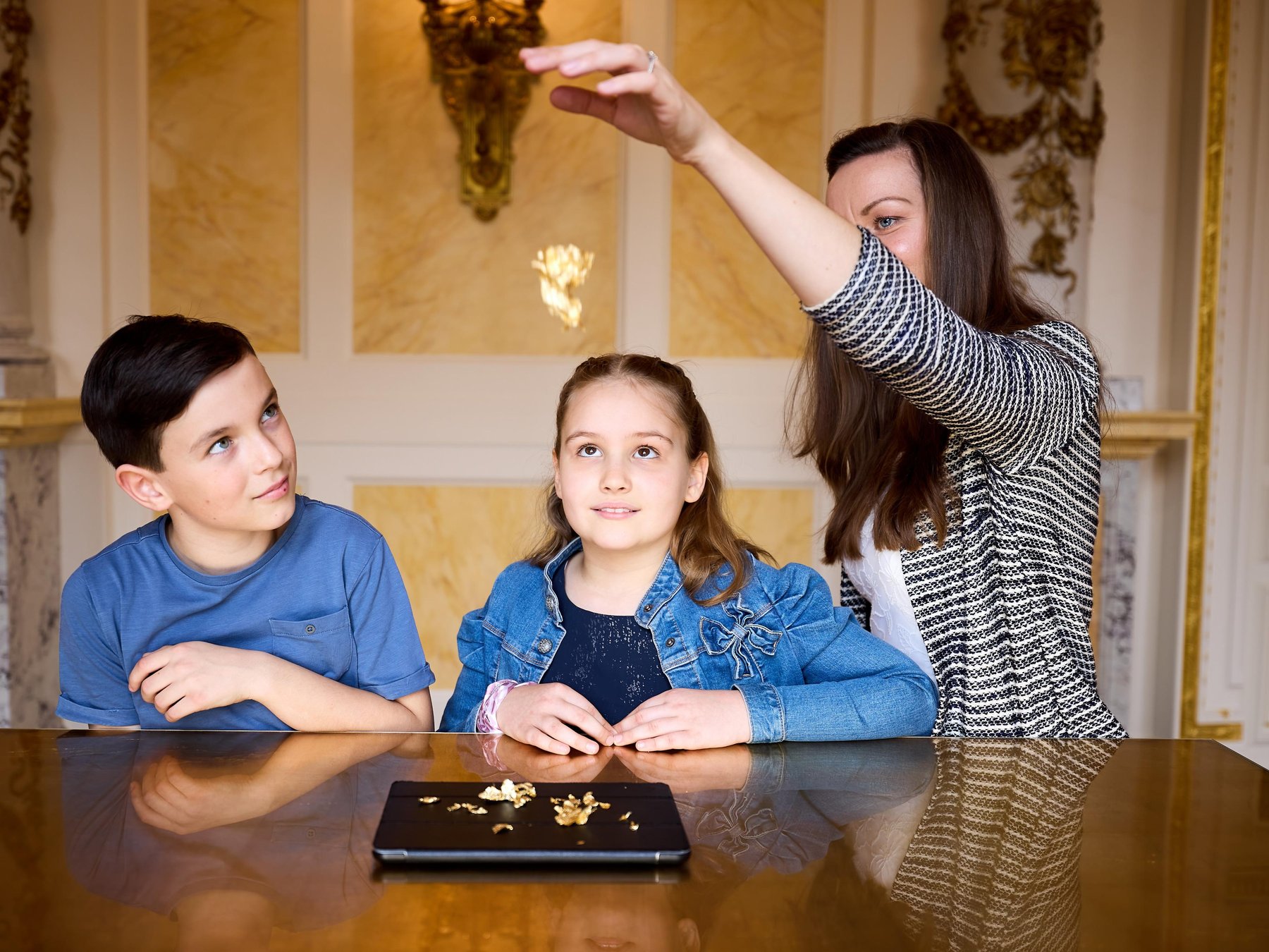 In Dresden: Führung für Kinder durch die Semperoper mit allen Sinnen