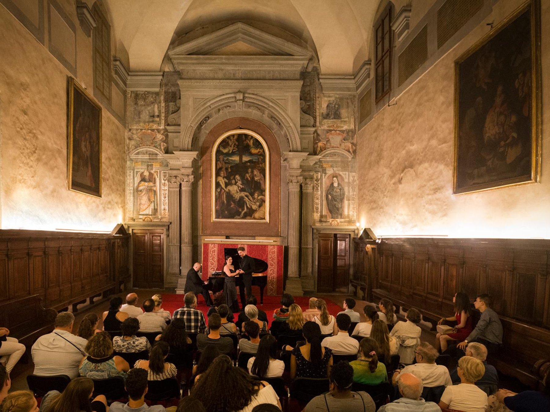 Abendessen und Ticket für italienisches Opernkonzert