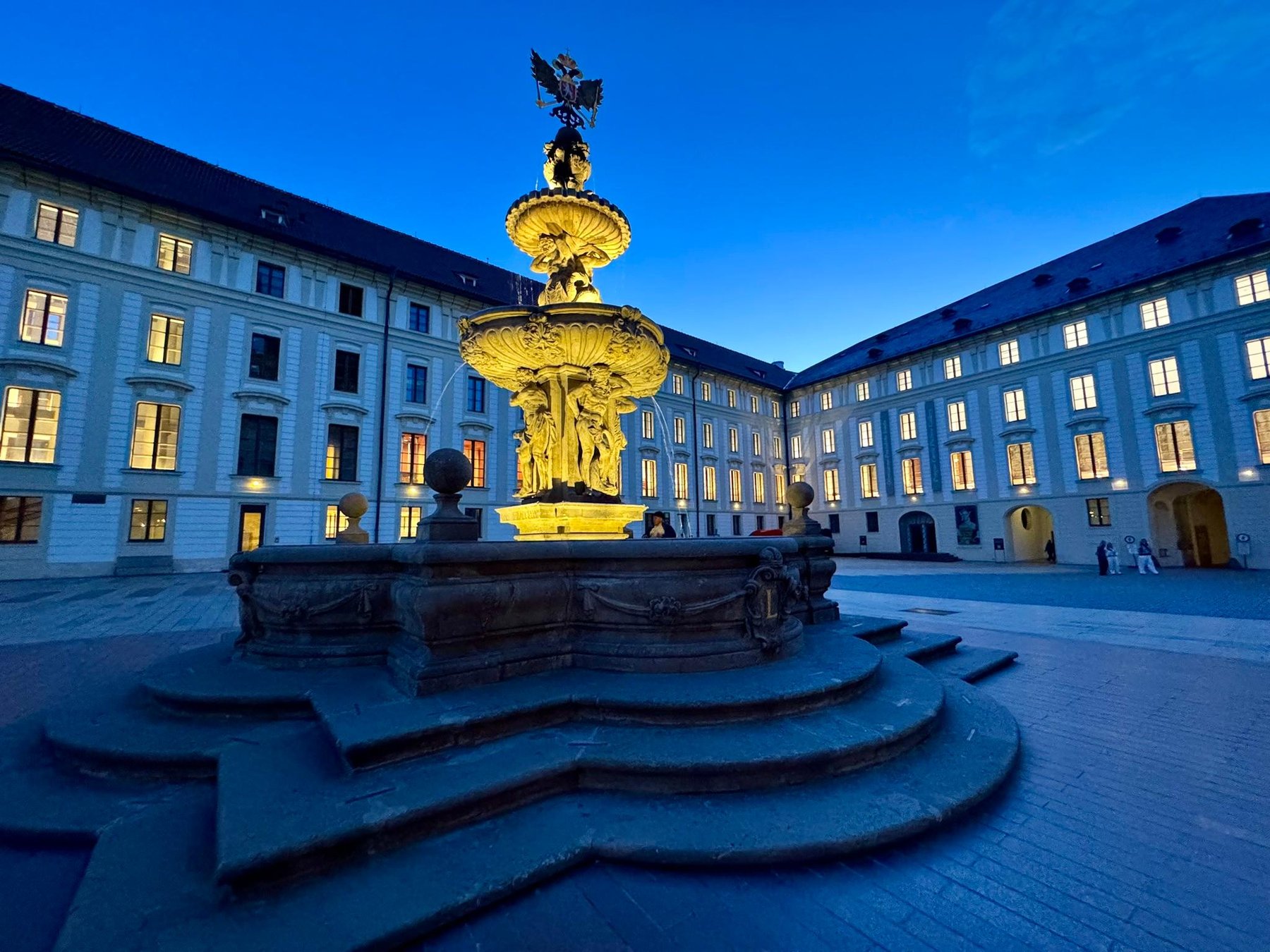 Prag: Geführte City Bus Tour + Außenbesichtigung der Prager Burg