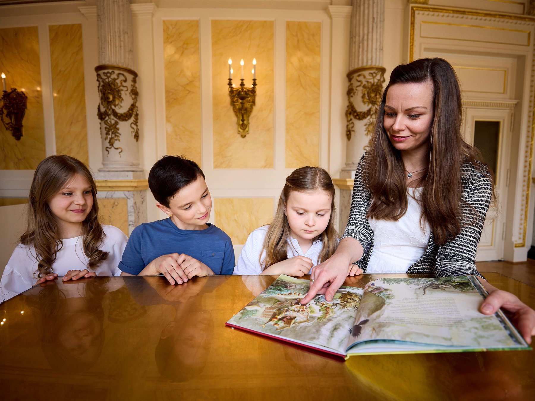 In Dresden: Sempers Märchenwelt Familientour