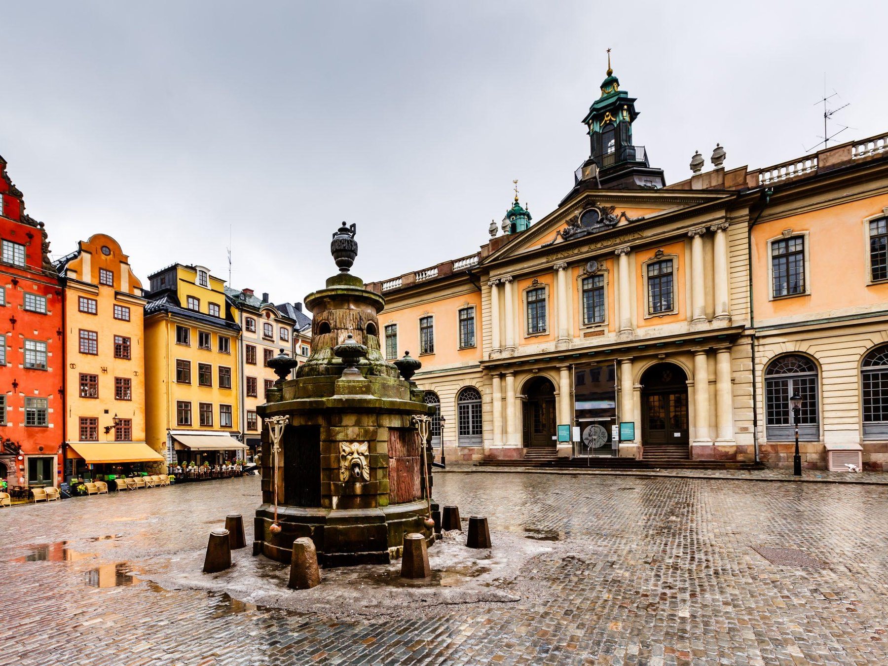 In StockholmGamla Stan Walking Tour with a Local