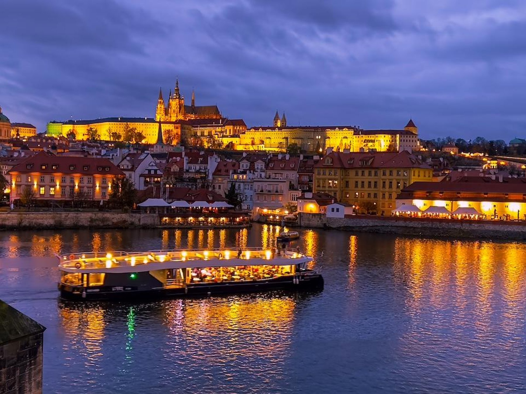 Prag: 50-minütige Sightseeing-Abendfahrt