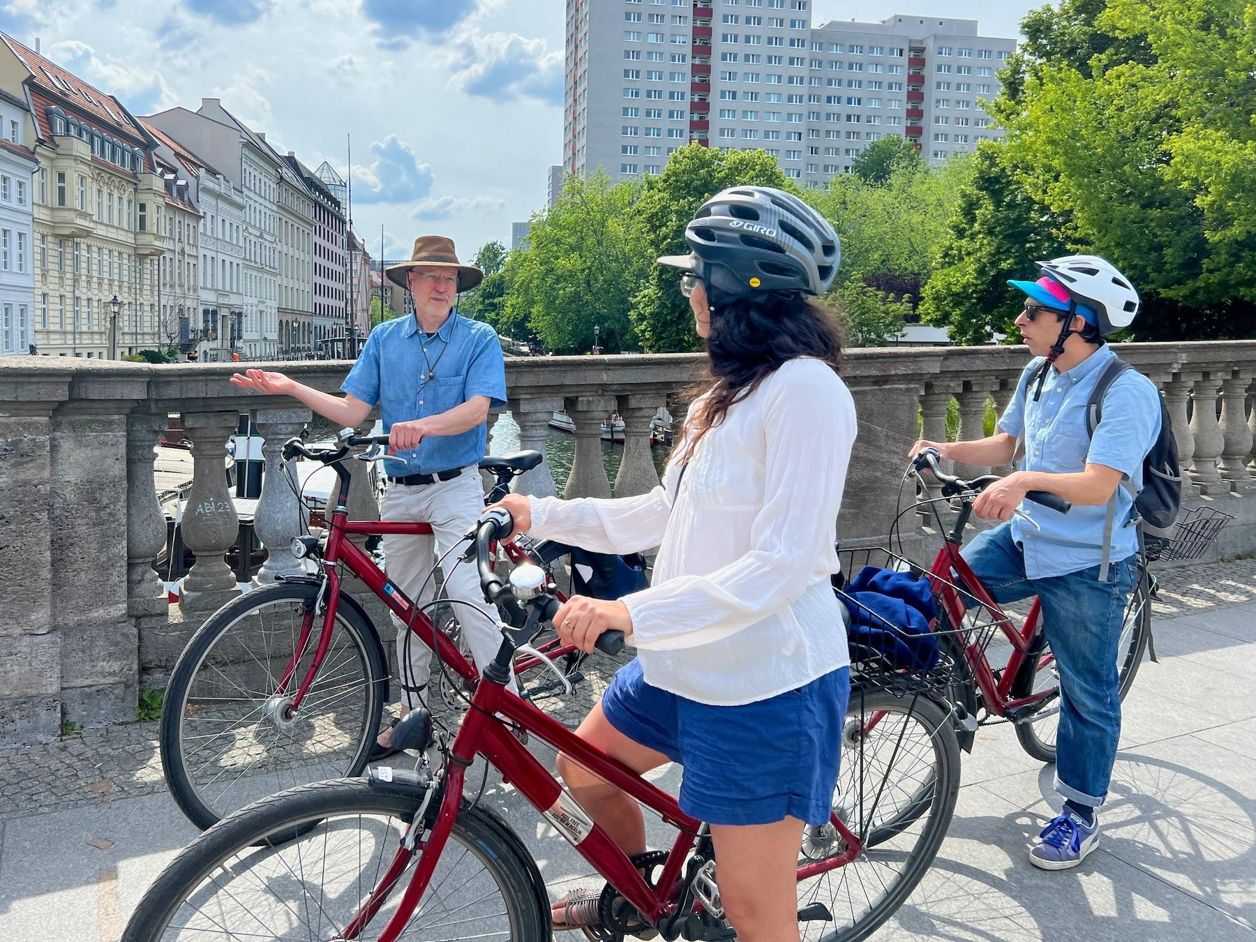 Private Fahrradtour zu ikonischen Sehenswürdigkeiten & lokalen Geheimnissen