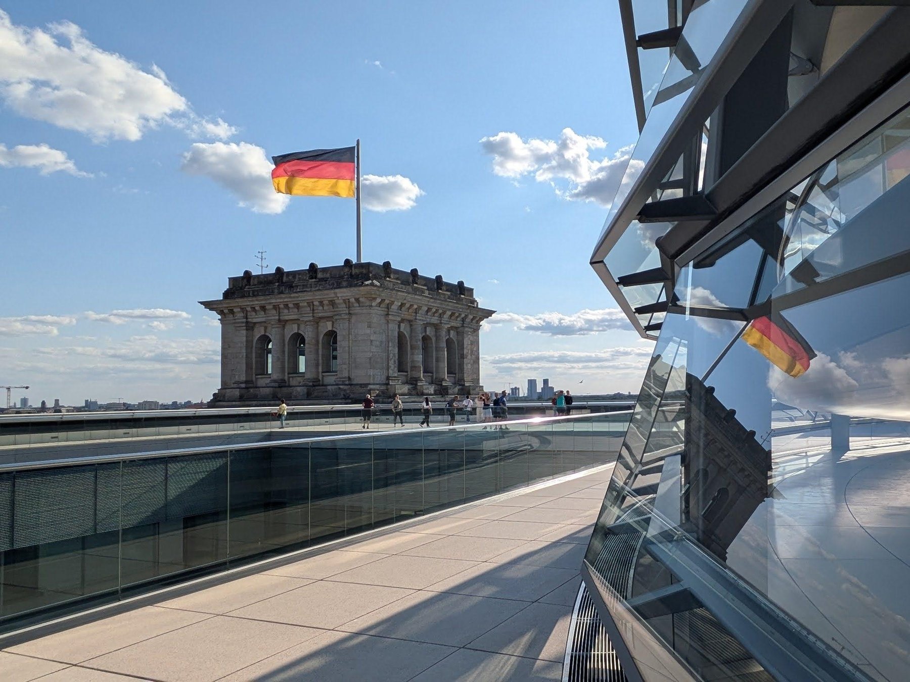 Tour durch das Regierungsviertel und Besuch der Reichstagskuppel
