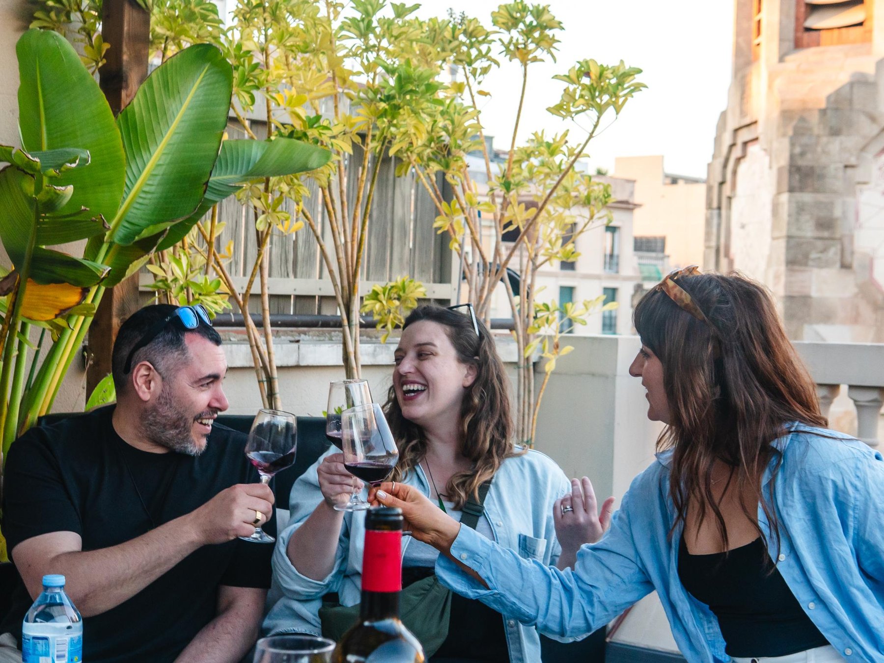 Barcelona: Unterhaltsame und unprätentiöse Weinverkostung auf einer Dachterrasse