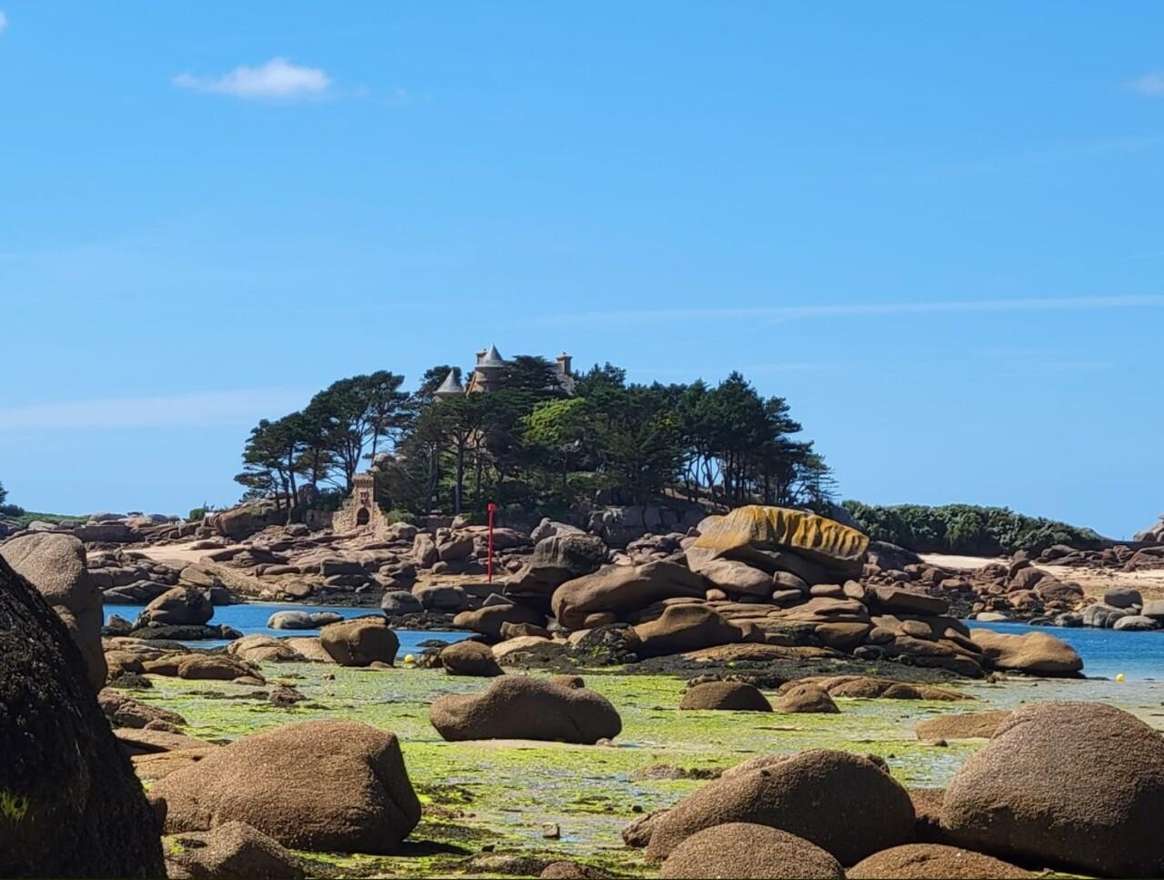 Trégastel: Balade Guidée à Vélo Électrique sur la Côte de Granit Rose