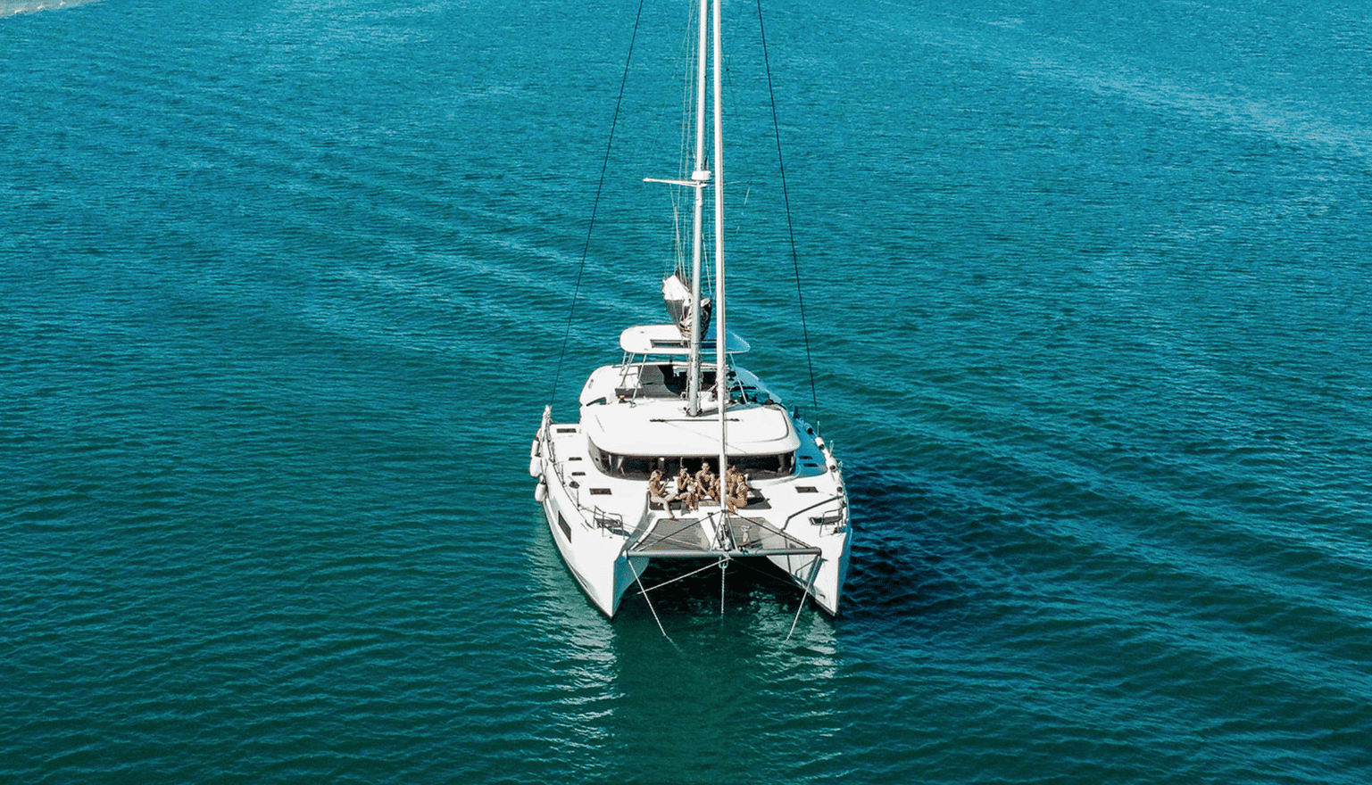 Offrez-vous un moment unique sur le catamaran Mademoiselle
