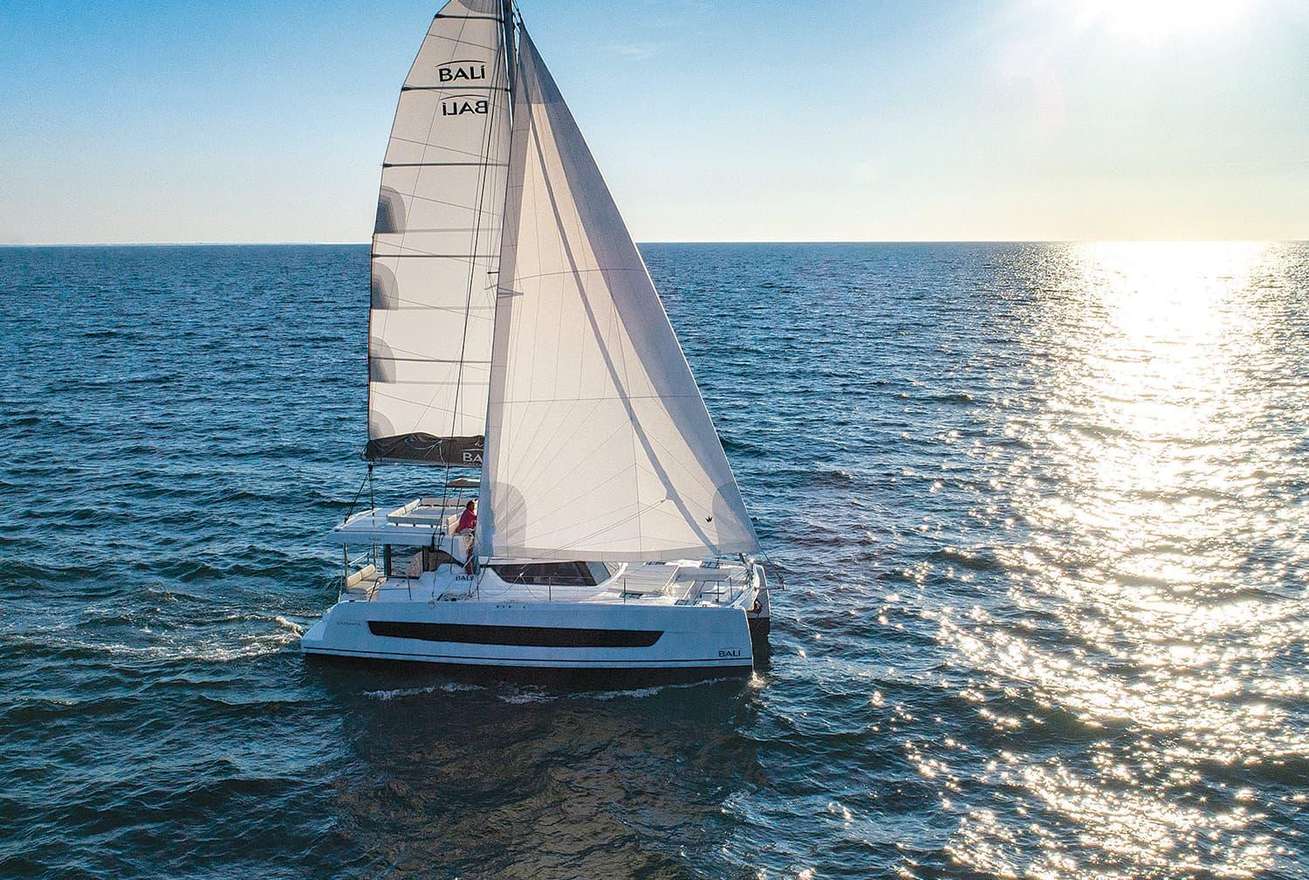 Restaurant Spinaker Demi-journee voile et baignade en baie d’Aigues-Mortes
