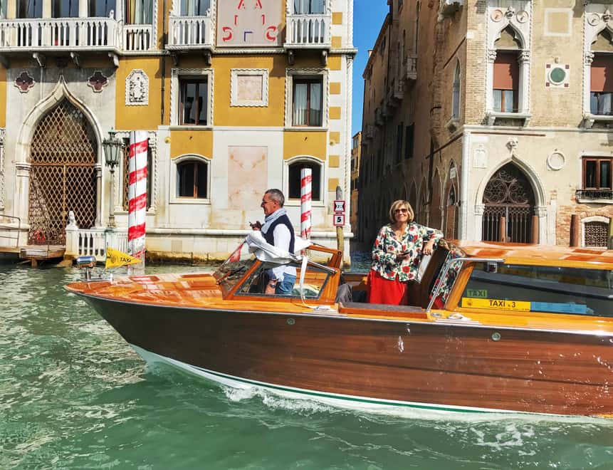 Santa Lucia zum Hotel mit privatem Wassertaxi Santa Lucia zum Hotel mit privatem Wassertaxi
