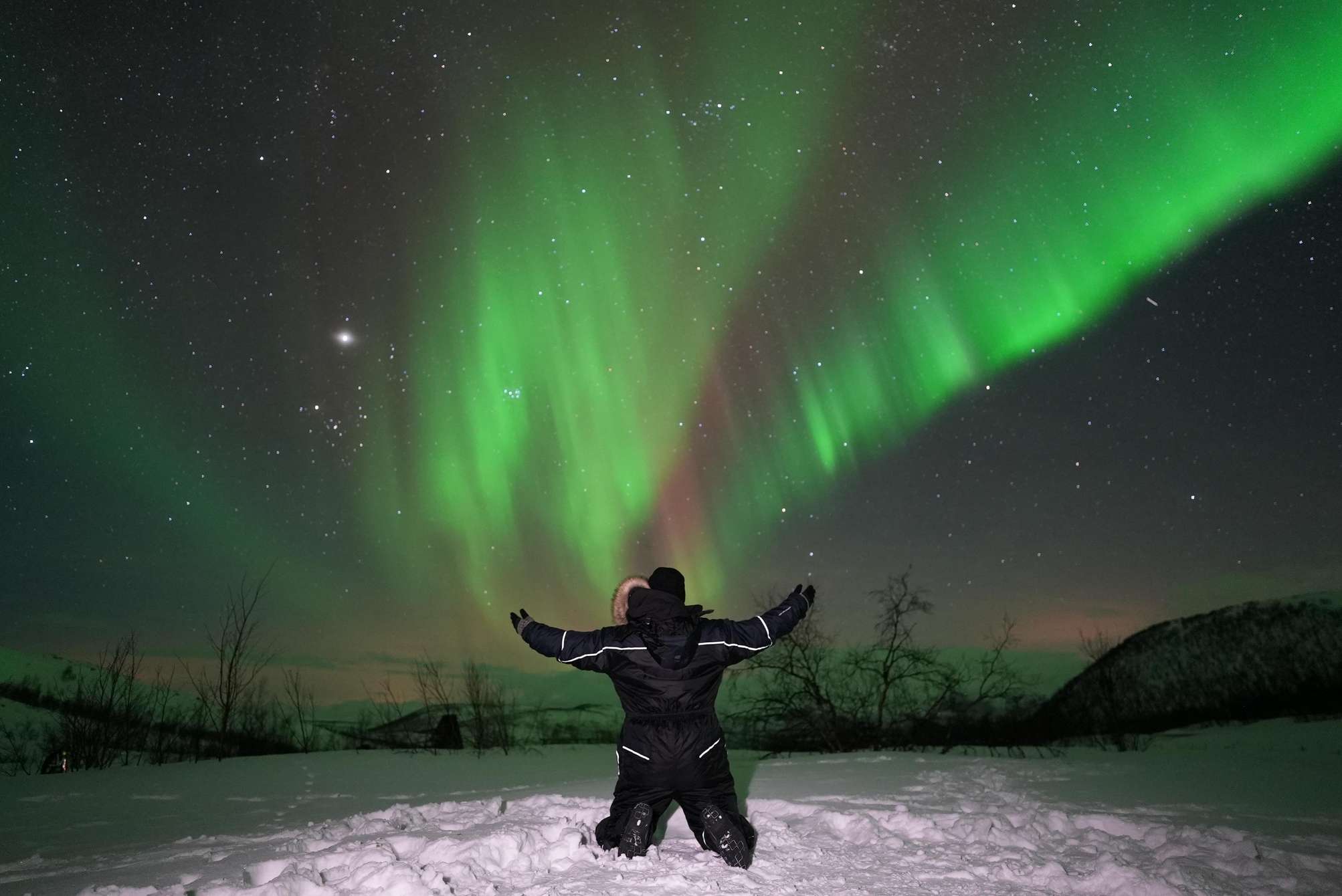 Caza de auroras boreales en furgoneta Mercedes Vito desde Tromsø con El Gigante Tour