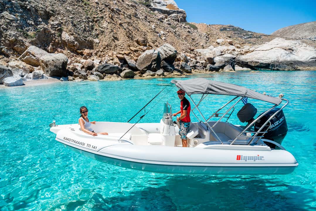 Private speedboat tour around Folegandros