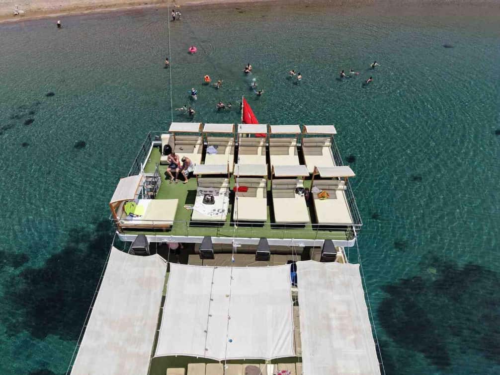 Izmir: Cesme Boat Tour and Alacati Visit 4