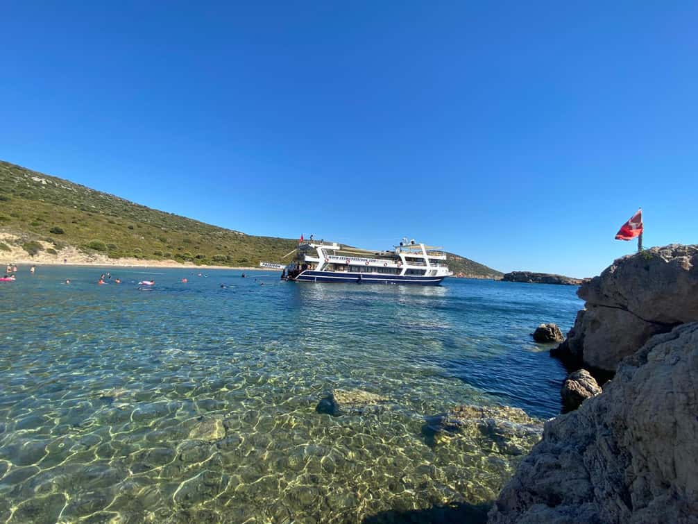 Izmir: Cesme Boat Tour and Alacati Visit 3