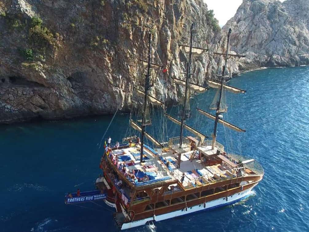 Alanya: Catamaran Boat Tour with Snorkeling with Lunch 2