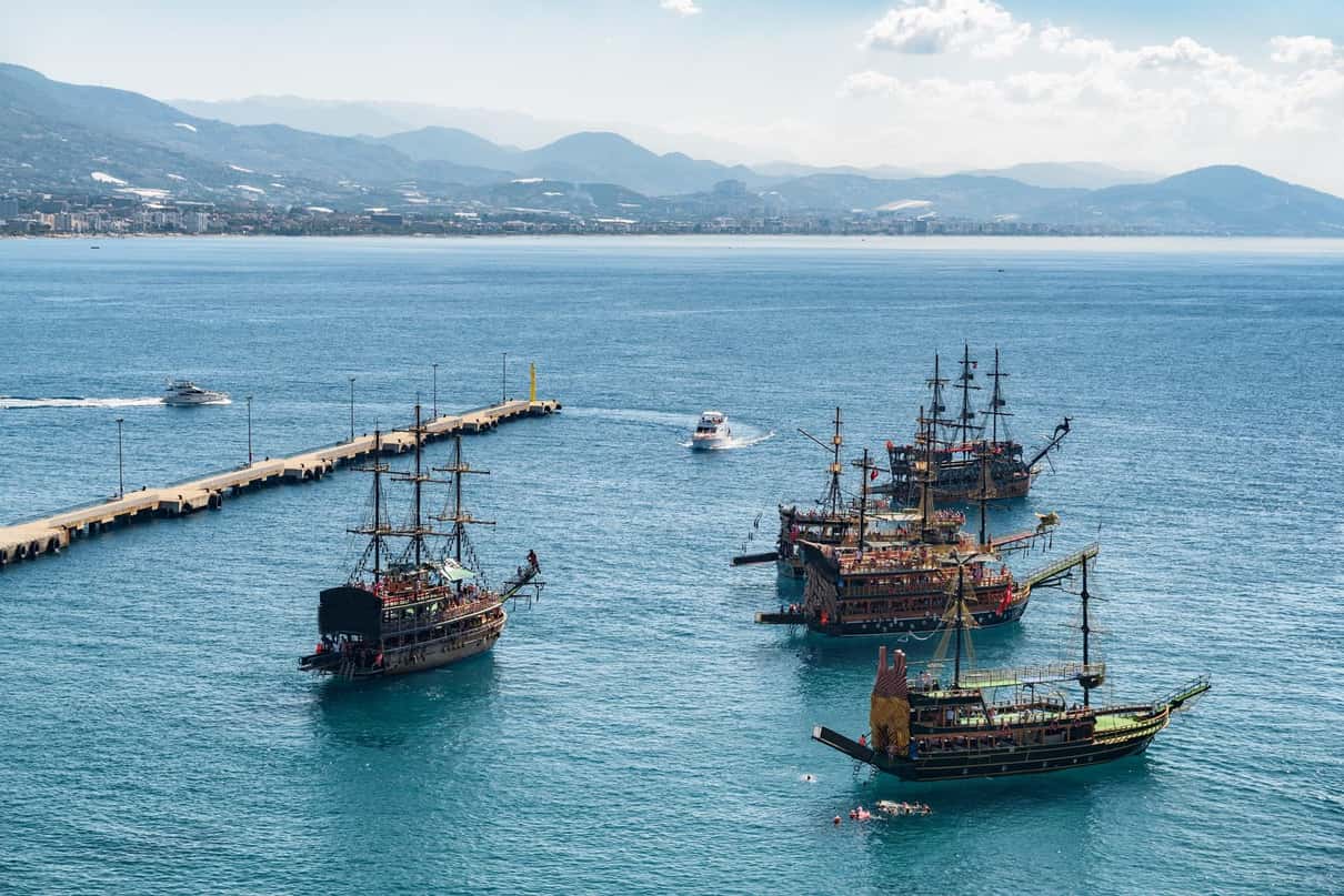Alanya: Luxury Pirate Boat w/Transfer, Lunch & Soft Drinks 1