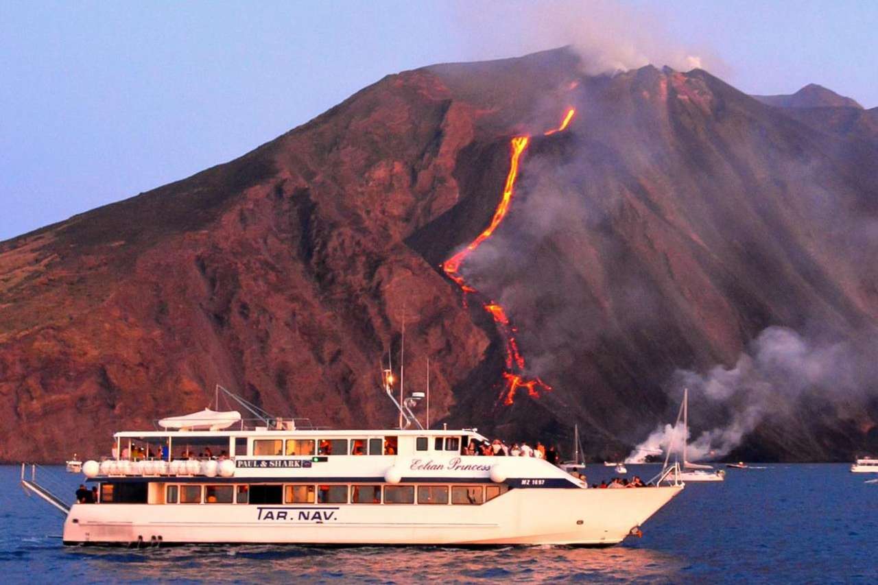 From Milazzo: Panarea and Stromboli Boat Trip by Night – Romantic From Milazzo: Panarea and Stromboli Boat Trip by Night
