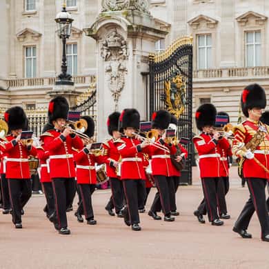 Buckingham Palace Entry & Changing of the Guard Tour — photo 3