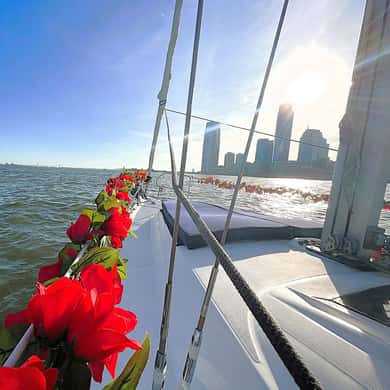 Nyc Private Champagne Sail To The Statue Of Liberty T383097 — photo 5