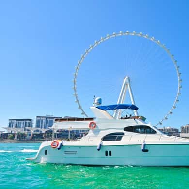Romantic Dinner On Private Yacht T652868 — photo 2