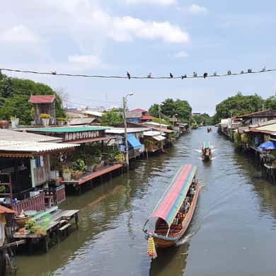 Thai Costume Experience at Wat Arun & Canal Tour — photo 3