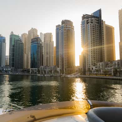 Dubai Marina Luxury Yacht Tour With Breakfast T465730 — photo 3