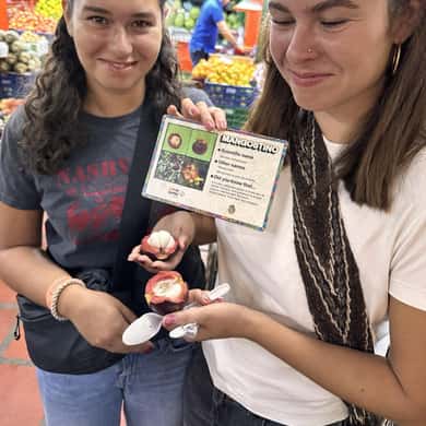 Tour Frutal en Medellín: Sabores Exóticos de Colombia view 2