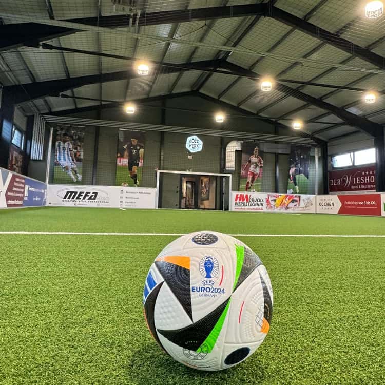 Bolzwerk Spiegelau - Ticket Soccer Hall (Bouldering, Ebikes, Sports Bar Garden