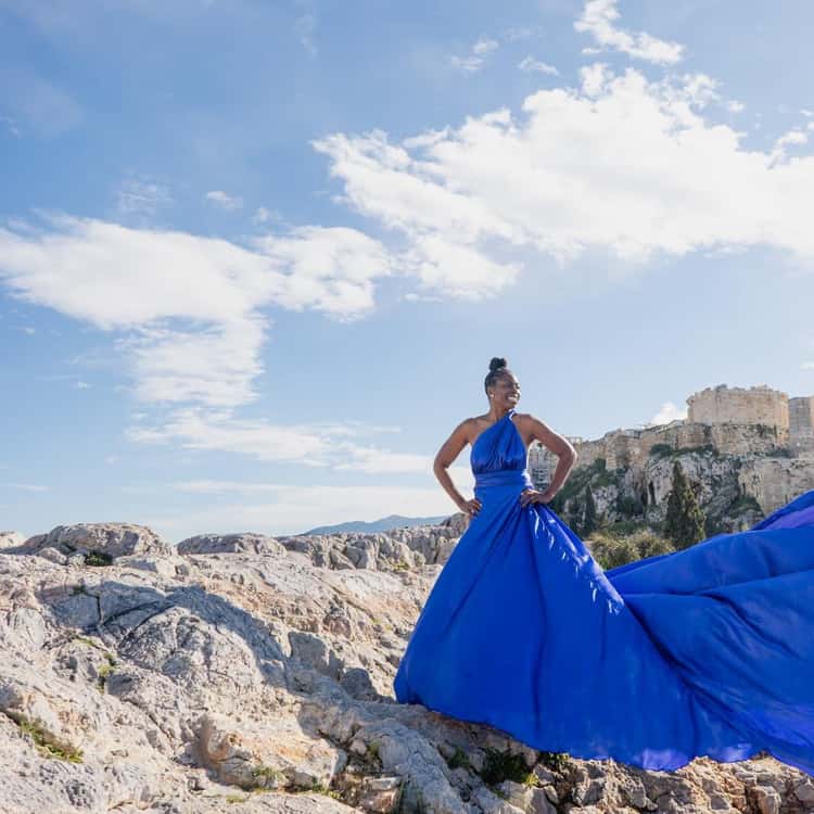 flowy dress photoshoot in greece Athens: Flowing santorini greece photoshoot