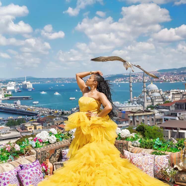 flying dress photoshoot Istanbul: Private Rooftop Size:18 years Daska sequin collar detail 2-piece suits Santorini greece Follow our instructions on