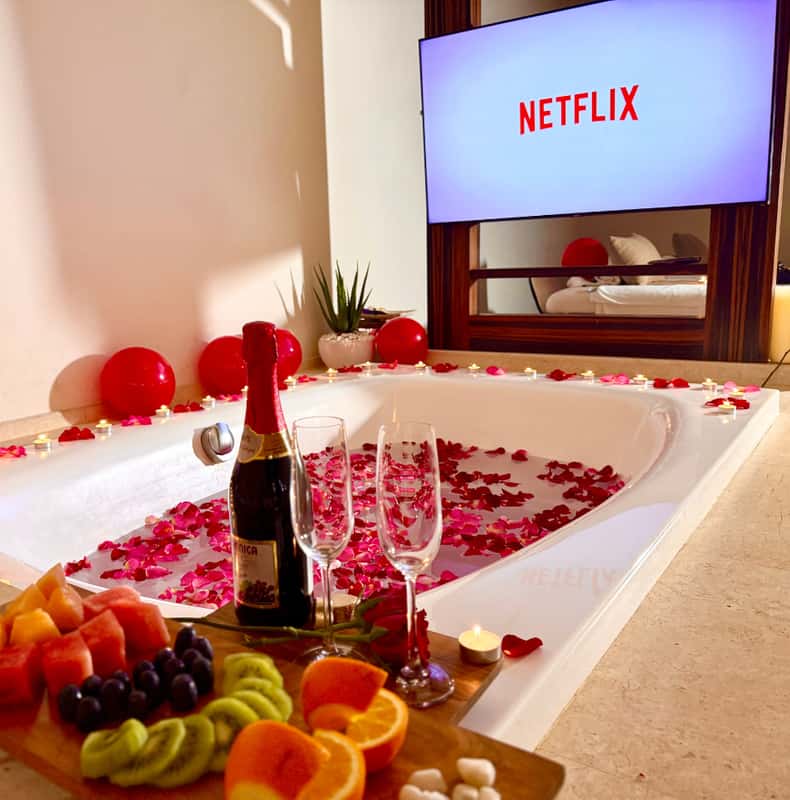 Dubai's Viral Flower Bath and Massage at Oasis Mall