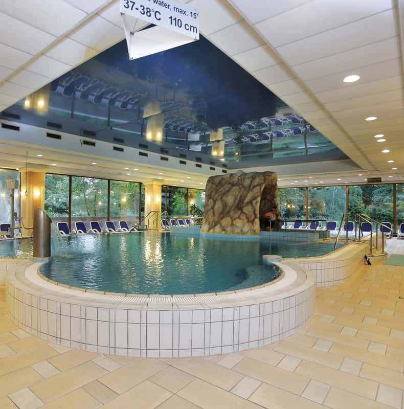 Budapest: Margaret Island Spa Day with Swedish Massage