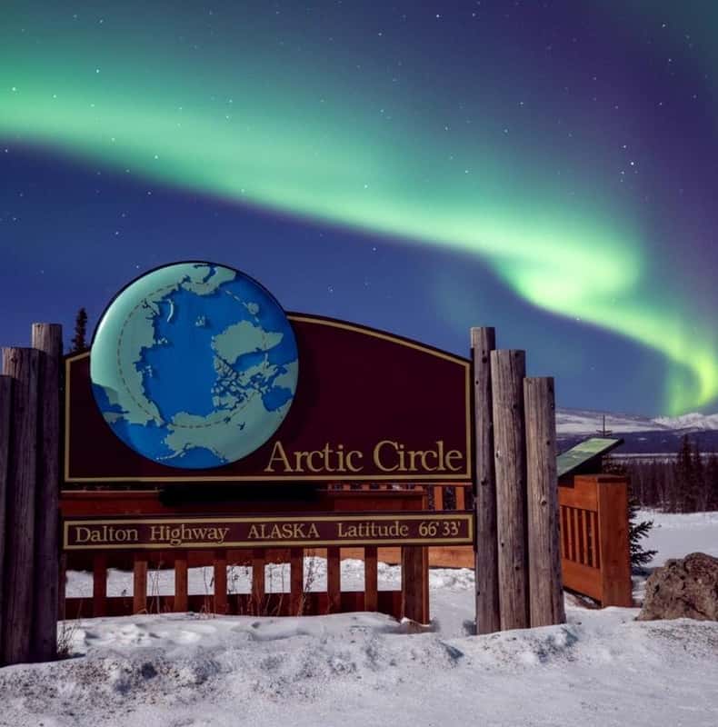 From Fairbanks: Arctic Circle Northern Lights Full-Day Trip