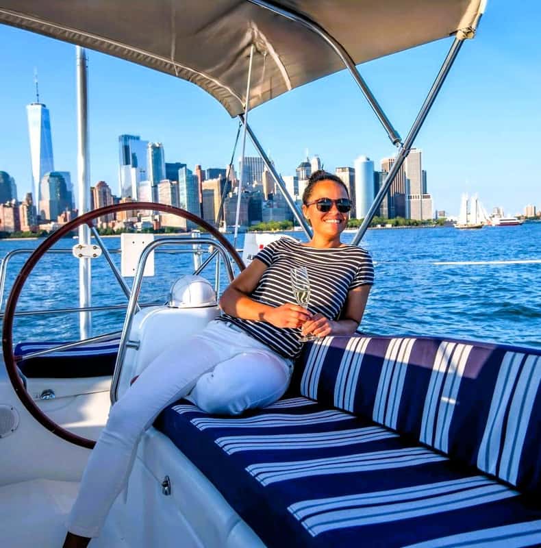 Nyc Private Champagne Sail To The Statue Of Liberty T383097