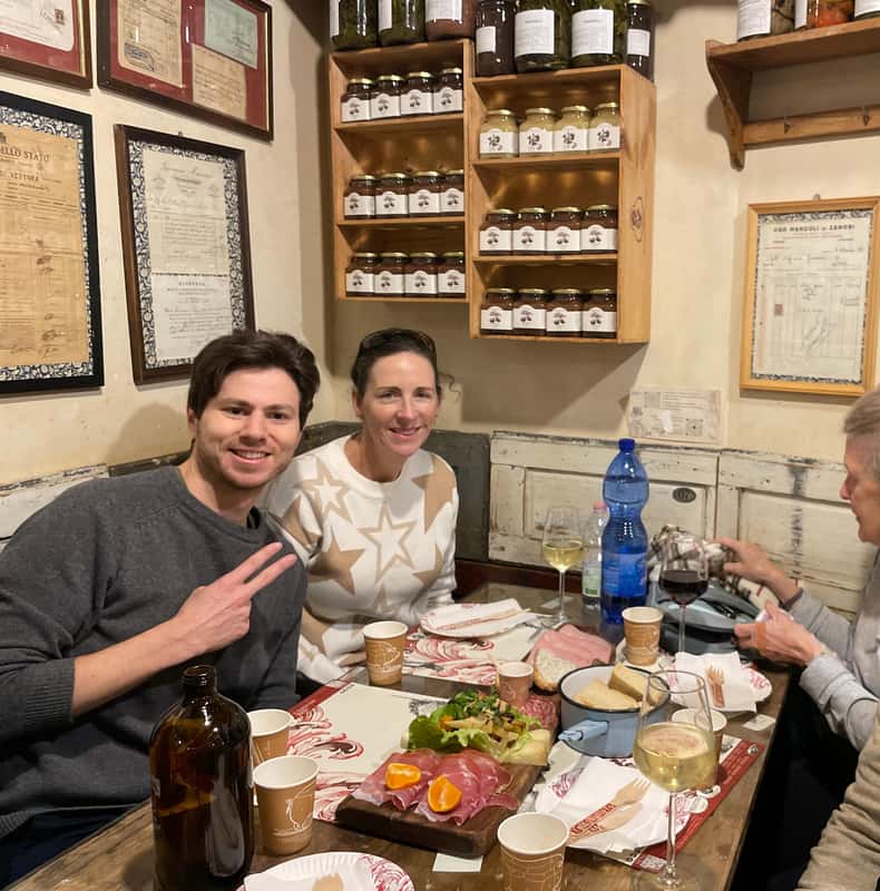 Milan: History & Street Food Tour with Wine Tasting