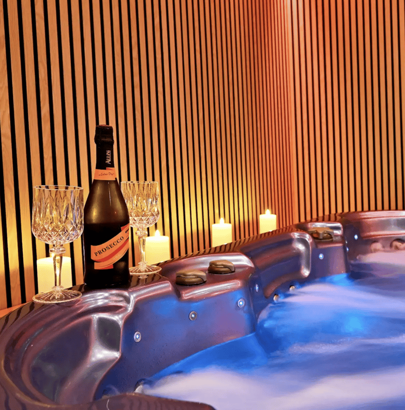 Prague: Private Luxury Spa with Whirlpool & Sauna