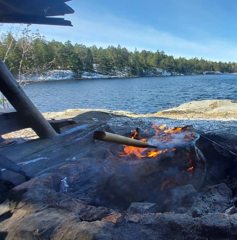 Hike, traditional food, guided wood-burning outdoor sauna